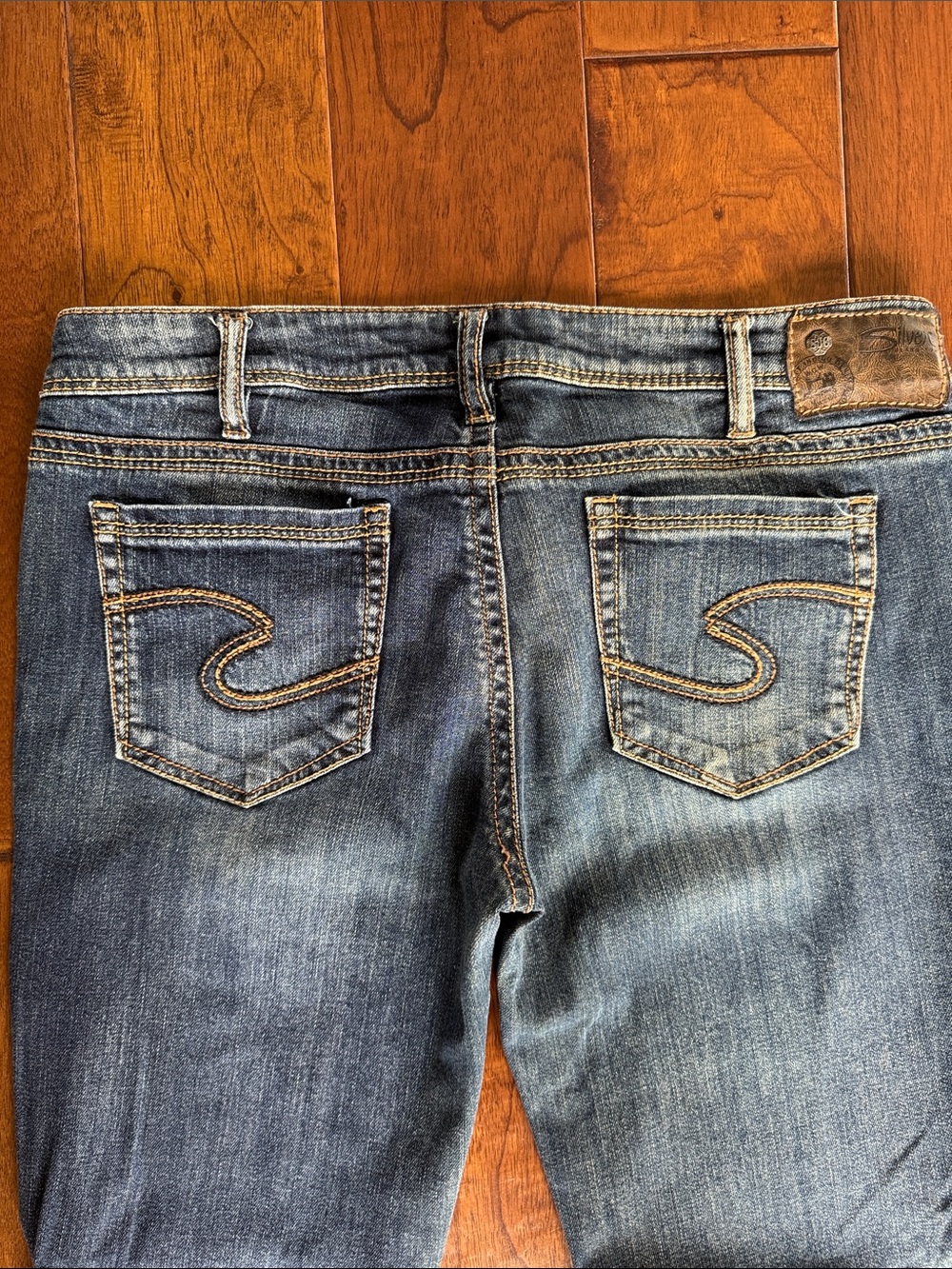Silver Jeans Women’s Blue Denim Jeans - Classic Back Pocket Design